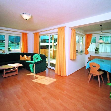 Anton'S Appartements Oetz Zimmer foto