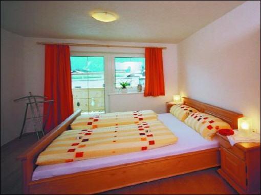 Anton'S Appartements Oetz Zimmer foto